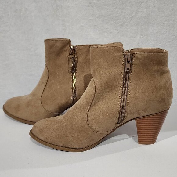 NWOB Atmosphere Suede Heeled Ankle Boots Western Atmosphere - Picture 3 of 7